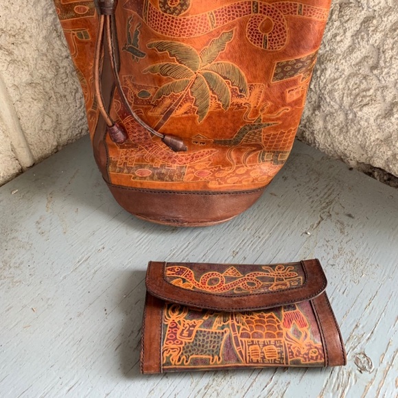 Vintage hand painted leather wallet - Picture 2 of 4